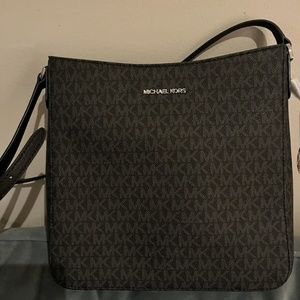 Michael Kors Messenger Bag